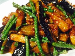 长豆角炒炒茄子-阿三鱼头泡饼·家常菜