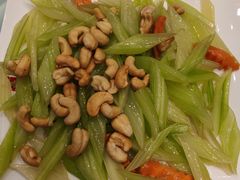 西芹腰果-添福来墨鱼饺子 · 海鲜东北菜(大连星海·黄浦路店)