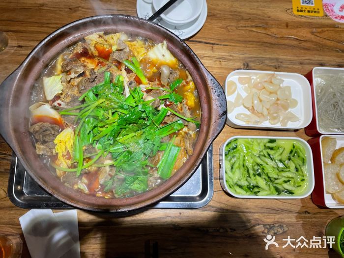 兄弟龙虾(胜太路总店)红焖羊腩煲图片