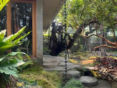 -Chom Cafe and Restaurant