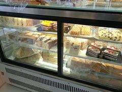 面包甜点陈列柜-起士林(荣安大街店)