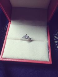 -威德钻石-克拉钻大本营(南京东路店)