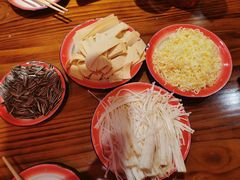 -东方一串·鲜肉小串·小酒馆(壹航城店)