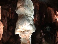 -波斯托伊纳溶洞