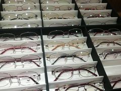 -三叶眼镜城批发市场(上海火车站店)