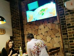 大堂-何师烧烤Pro ·江湖川菜·小龙虾·精酿(太古里旗舰店)
