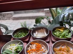 -银米·云南传统过桥米线(双廊黑金冠店)