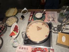 -尚尚仙·酸汤猪手·猪肚鸡火锅(华联万柳购物中心店)