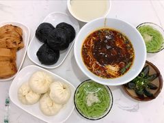 -李与白包子铺(桐梓林店)