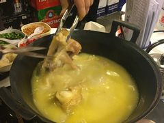 -鲜入围煮花胶鸡海鲜火锅