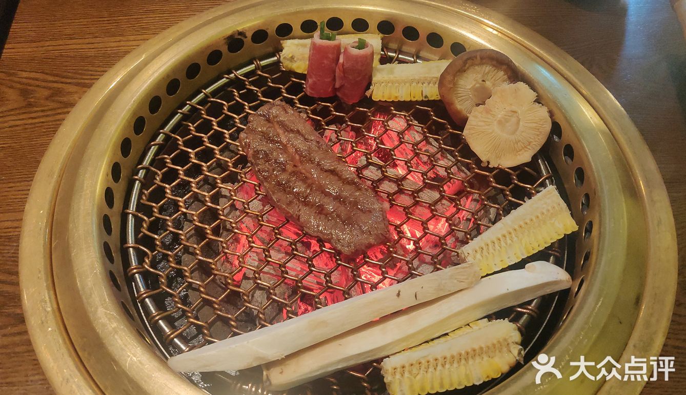 樱花树下的浪漫烤肉～[调皮]