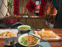-八月美食小馆(银泰城总店)
