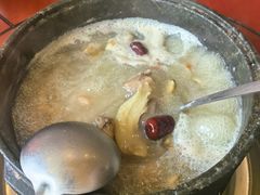 -鲁朗纳麦石锅鸡庄园