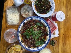 -八一路好吃街(雨田商务大厦店)