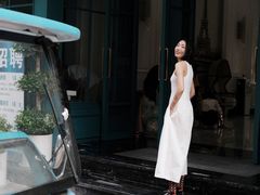 -芭黎人江景轻奢酒店(告庄西双景星光夜市店)