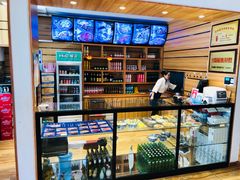 面包甜点陈列柜-十二忠手拉面(燎原街店)