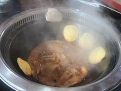 -三江鱼东北特色铁锅炖(骆驼店)