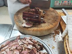 烧饼夹肘子肉-老四烧饼铺(丽源路店)