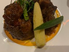 红酒炖牛尾配蔬菜面包-YUE·6·西式融合餐厅(外滩六号店)