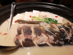农夫山泉炖的鱼头（红烧）-7017浙菜•建德味(中财店)