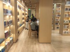 -漕河泾街道图书馆(漕河泾社区文化活动中心店)