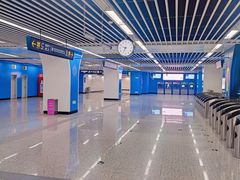 -体育场(地铁站)