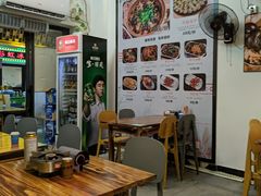大堂-食爺炭炉鸡煲·烧烤