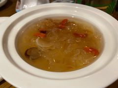 雪梨银耳炖桃胶-禾珍珠家常小馆(河南博物院店)