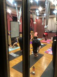 -威思丽高温瑜伽会馆