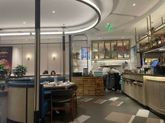 -港丽餐厅(正大店)