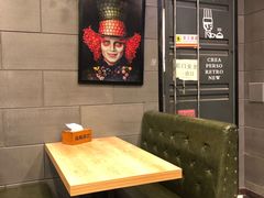 卡座-愉肴麻辣香锅(中山路店)