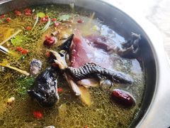 -乙丙丁正宗昭通天麻火腿鸡(总店)