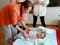 -千户高端家政育儿嫂·保姆·儿童陪伴师