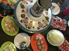 -那氏满味-东北酸菜白肉血肠锅