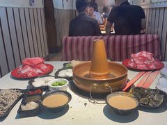 -洞庭洲·防空洞火锅·铜锅涮肉·烧烤(新百广场店)
