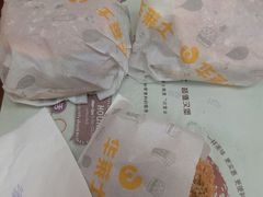 香辣鸡腿堡-华莱士·炸鸡汉堡(奥林花园店)