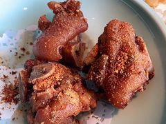 香烤飘香猪蹄-雀蓝川菜(奥体广场店)