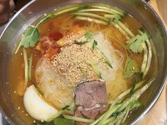 -青瓦餐厅·生鱼片·韩园烤肉(西塔店)