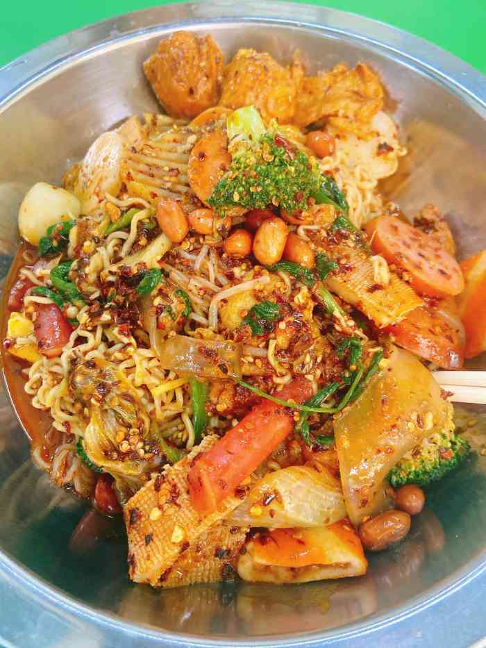 红姐麻辣拌炸串-"最近十分怀念学校附近的麻辣拌 一直想找寻.