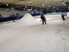 -乔波室内滑雪场