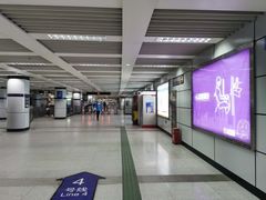 -上海体育馆(地铁站)