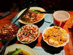 -八月美食小馆(银泰城总店)