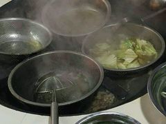 -谢老五跷脚牛肉·非遗传承店