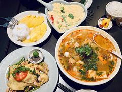 -大头虾越式风味餐厅(光明广场店)