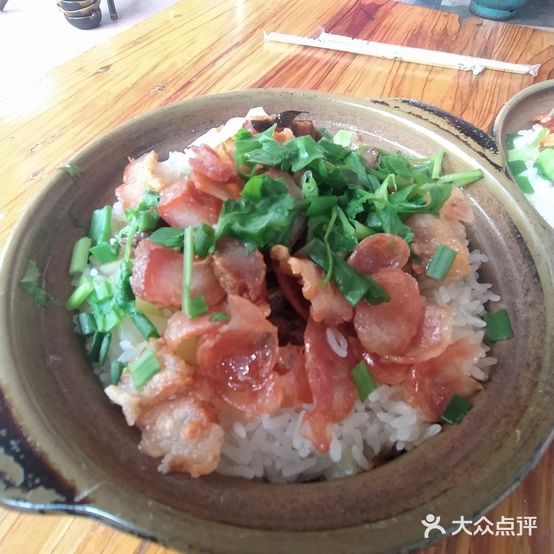 彩虹煲仔饭