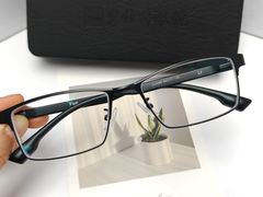 -罗伯特眼镜·蔡司官方授权(罗湖国贸店)