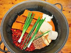 -四小区火锅·巷子里的重庆火锅(花照壁店)