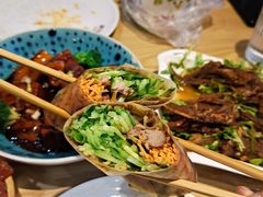 香肉卷饼-小镇大厨新概念复合中餐厅(万达广场大连高新店)