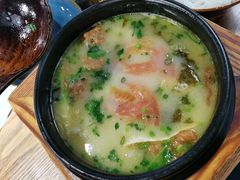 蒙自过桥米线-麦麦山云南菜(复地活力城店)