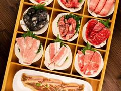 -青瓦炭韩潮烤肉(花园道店)